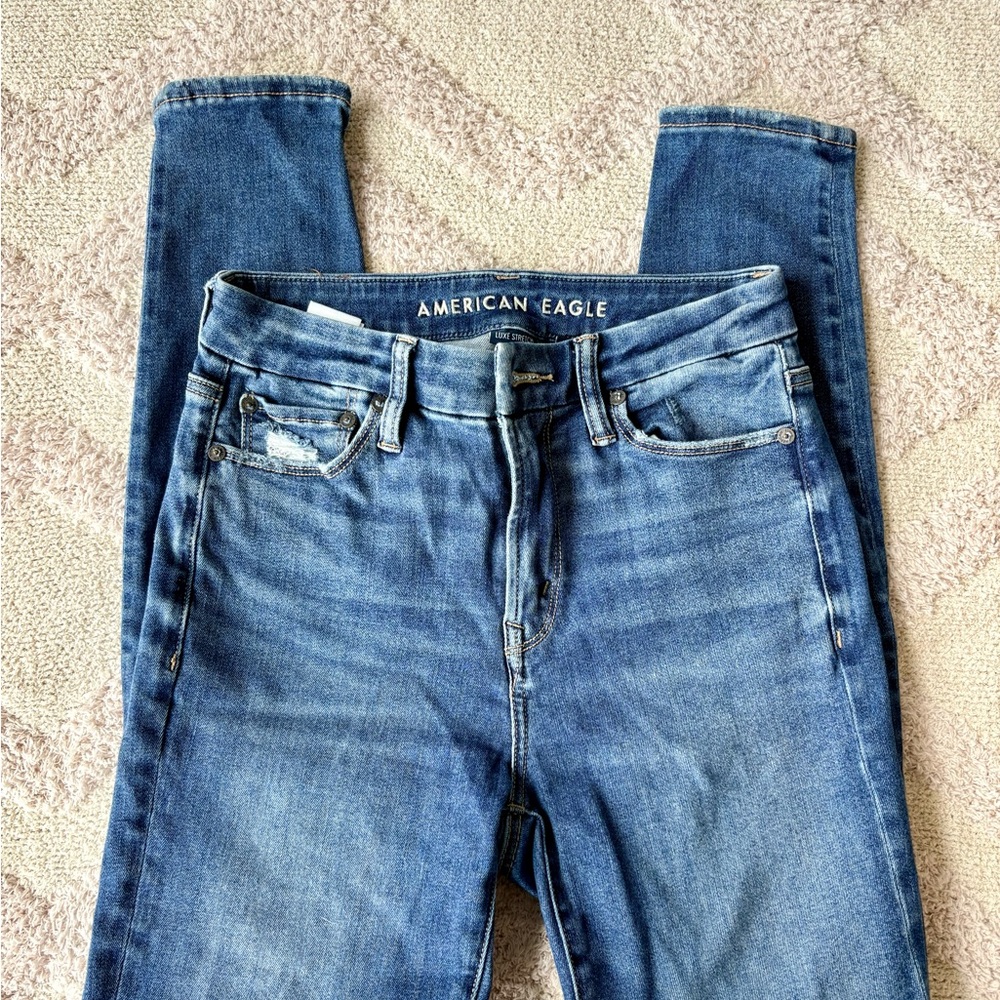 American Eagle Outfitters Medium Wash Skinny Jeans - Classic Blue